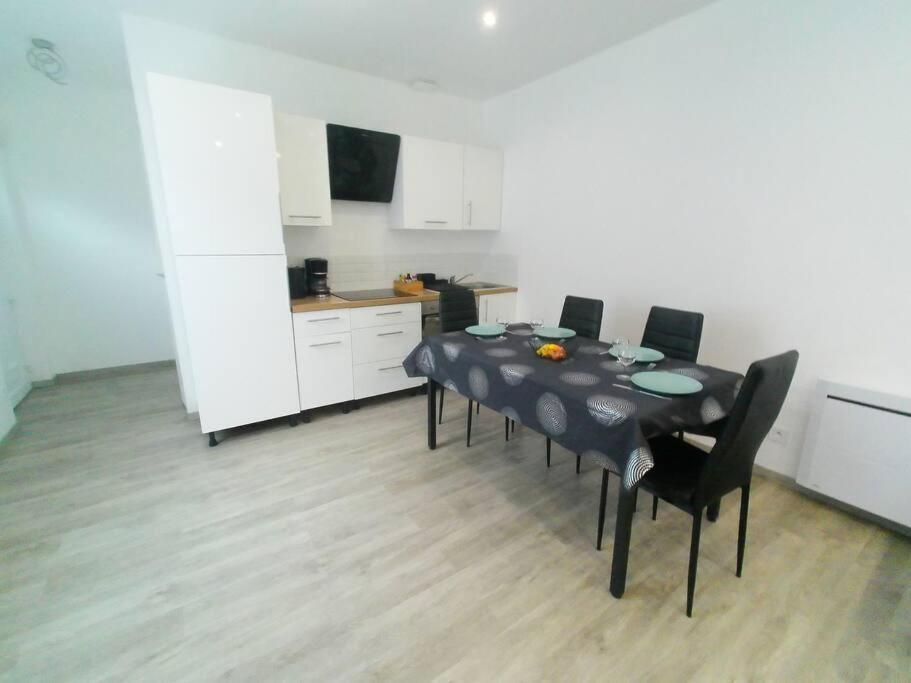 *Douceur Des Tropiques*Parisis Apartment Argenteuil Exterior photo